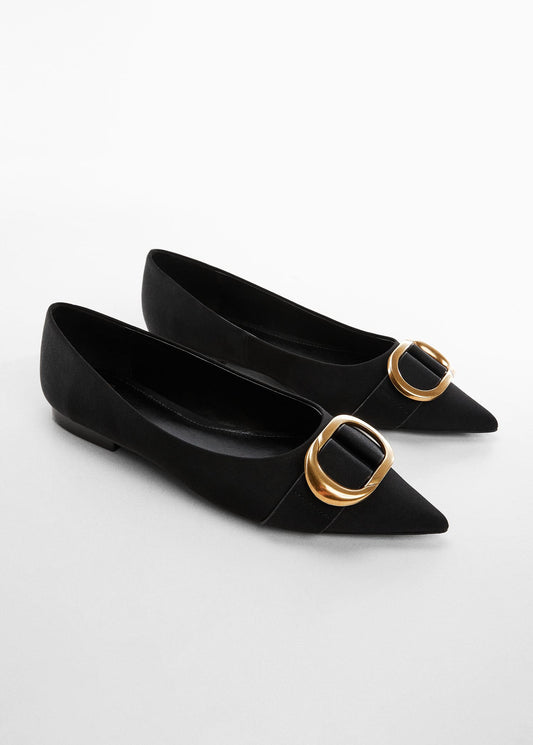 Shoes with decorative toe and buckle - Medium plane