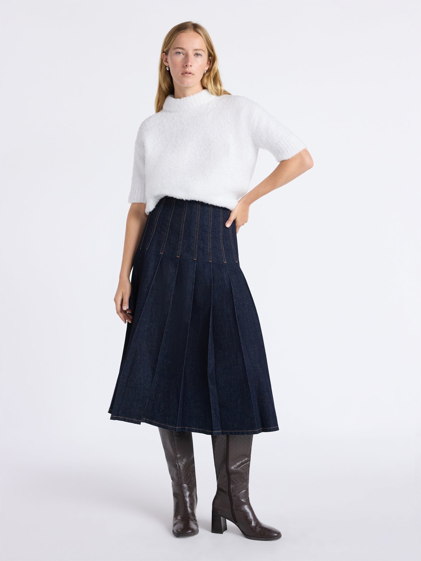 Walmart Free Assembly Women's and Women's Plus Stitch Pleated Denim Maxi Skirt, Size 0-28